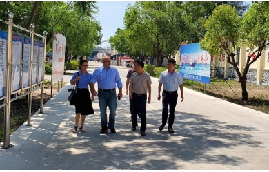 达维希（上海）航天设备有限公司总裁克里斯一行到访修造船公司