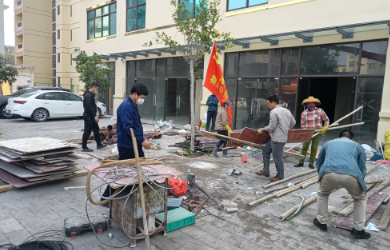 物业公司开展“学习雷锋精神 践行志愿服务”主题党日活动