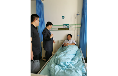 省财贸工会慰问海渔集团困难职工