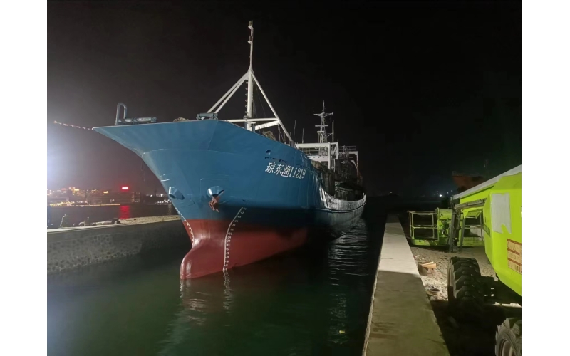 三年磨一剑海南海洋修造船厂成功为一艘特型渔船“换肤”