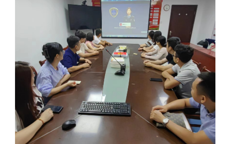 海南渔业组织观看反电信网络诈骗宣传