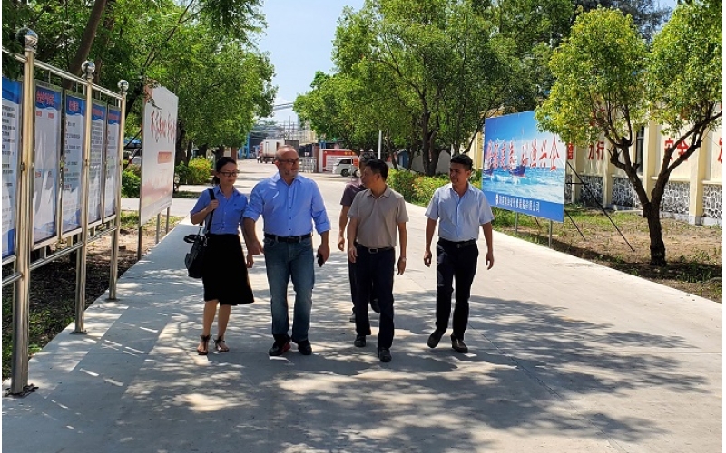 达维希（上海）航天设备有限公司总裁克里斯一行到访修造船公司
