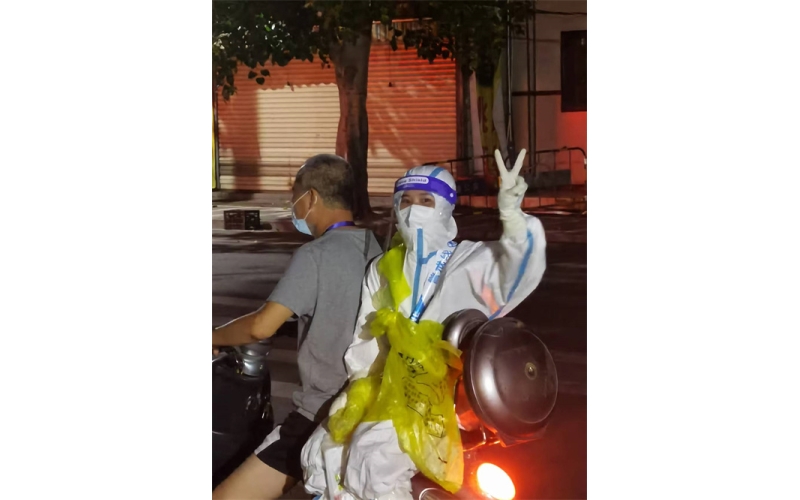 物业公司配合夜查红码人员