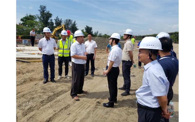 海南高速公路股份有限公司董事长曾国华一行到白马井渔港基地考察参观