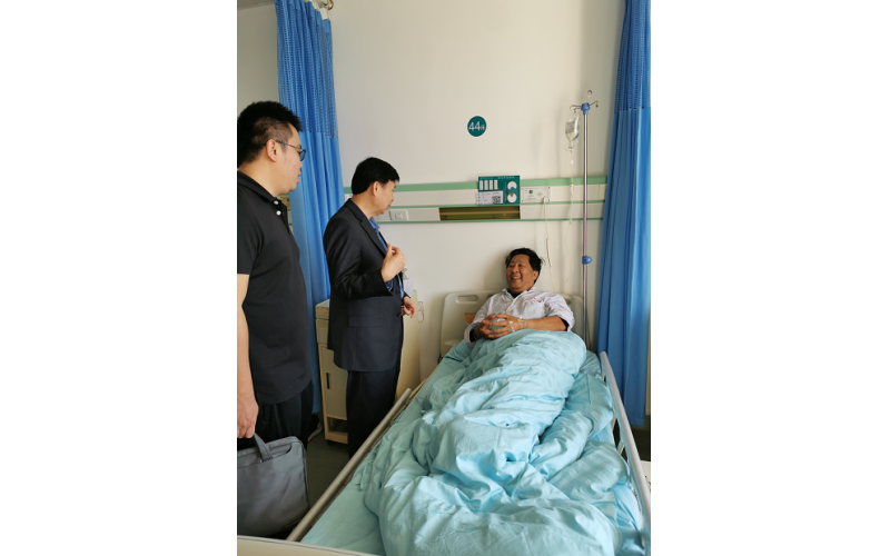 省财贸工会慰问海渔集团困难职工
