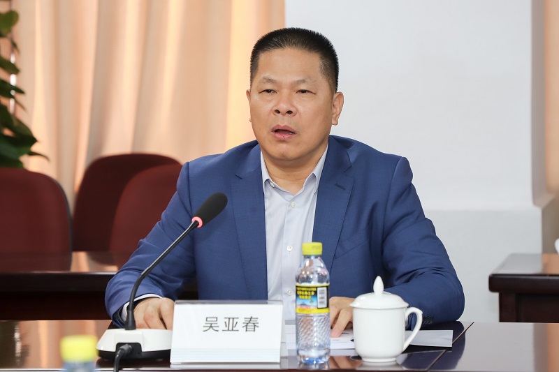 海建集团党委书记、董事长吴亚春.jpg