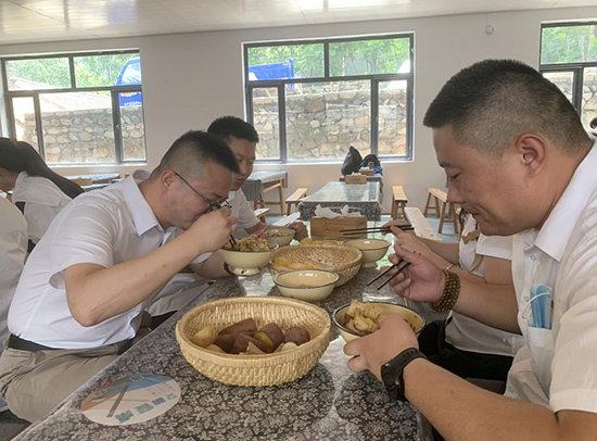 图片关键词 餐食照片.jpg