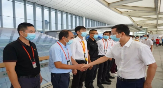 周军平到海口美兰国际机场和全球精品免税城检查安全生产并走访慰问一线员工